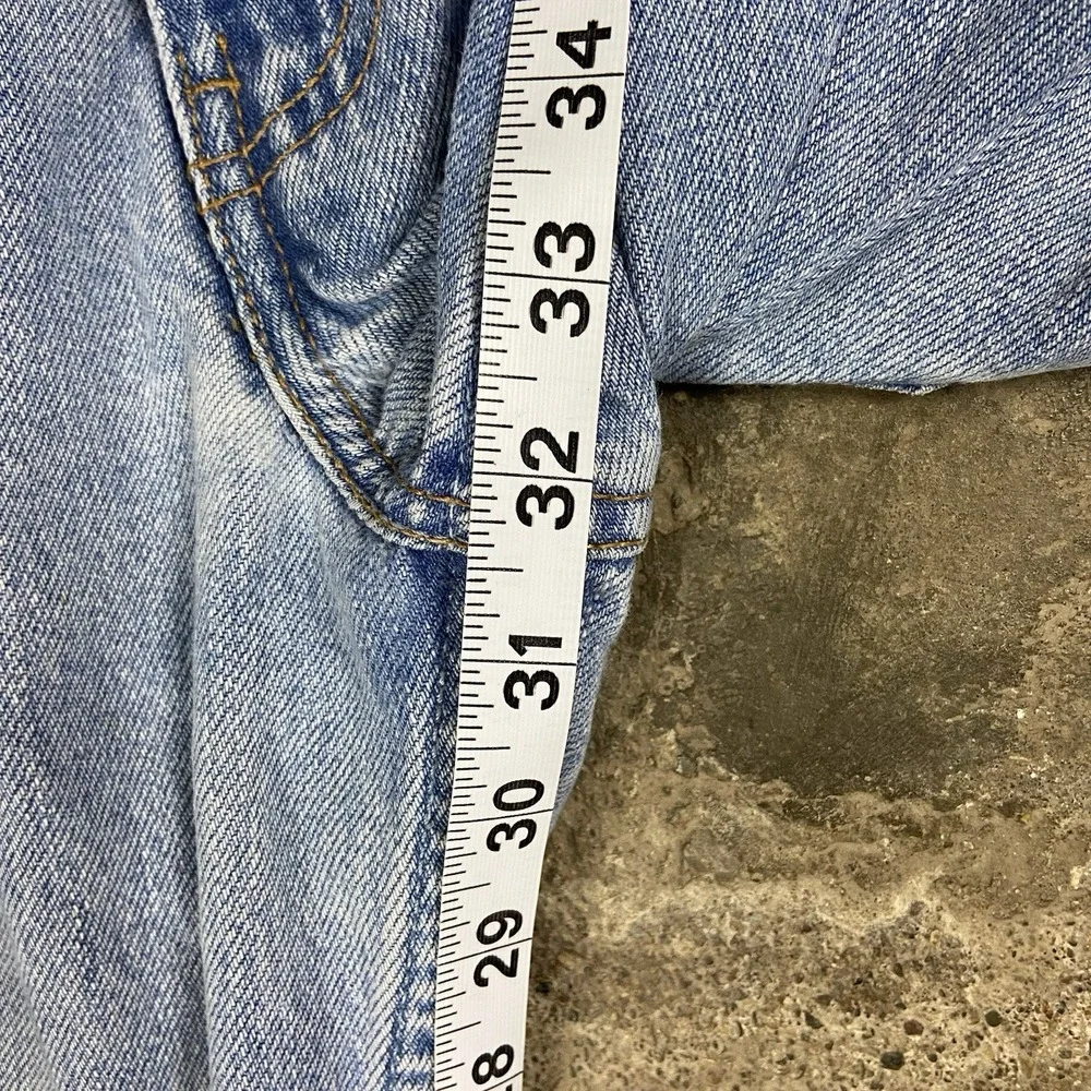 Vintage 90s Levi's 560 Jeans Size 38x32 Blue Denim Light Wash Loose Fit Tapered